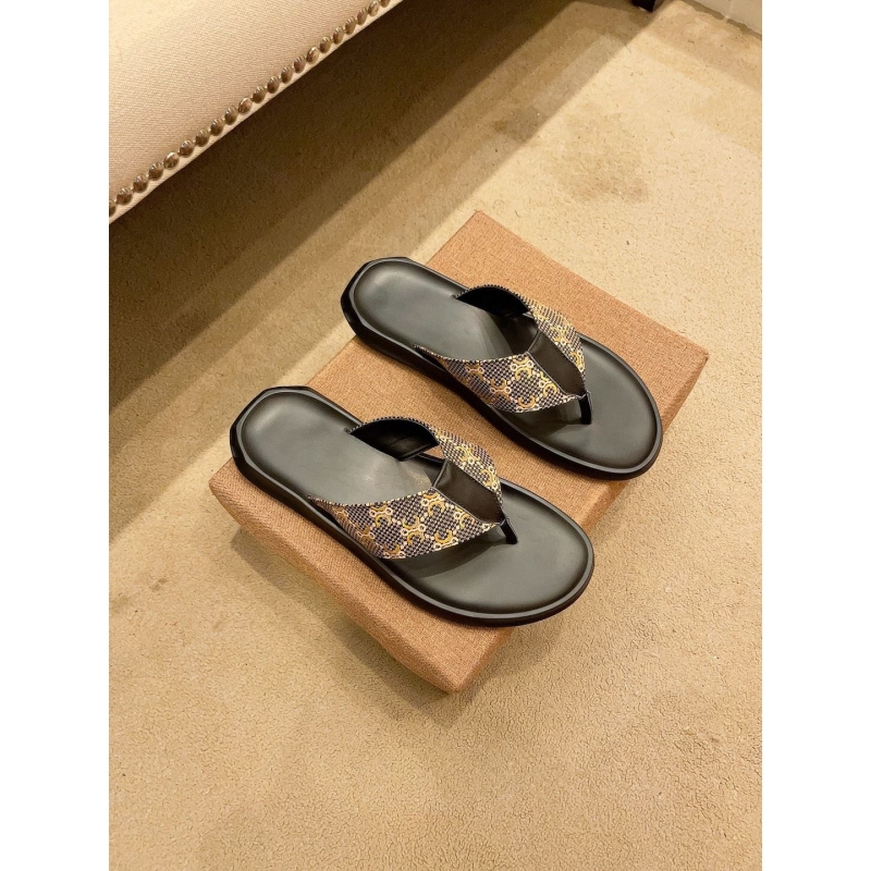 G*u*i slippers